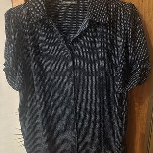 Adrianna Papell Navy and White Button-Up Shirt size Large

NWOT